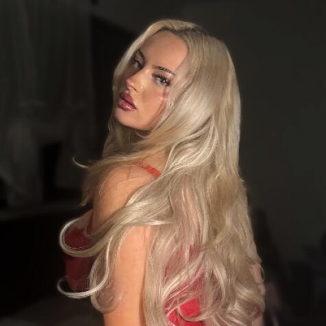 Mia Divine avatar